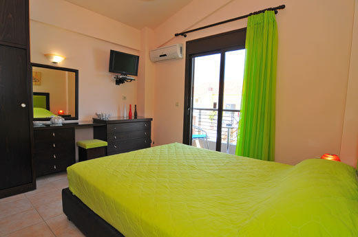 Golden Sunrise Apartments Chrysi Ammoudia Habitación foto